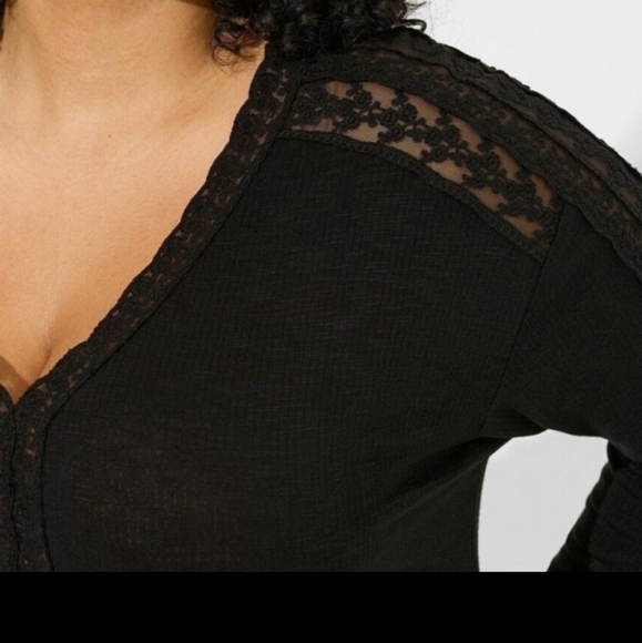 Torrid Top Black Long Sleeve V Neck, Lace Drop Shoulder Stretch Knit 1X 1 NEW - Picture 4 of 8